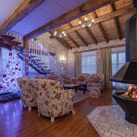 Family Villa Lipica With Private Pool And Jacuzzi パジン エクステリア 写真