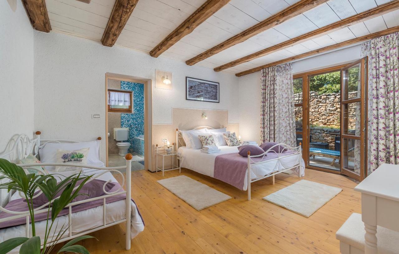 Family Villa Lipica With Private Pool And Jacuzzi パジン エクステリア 写真