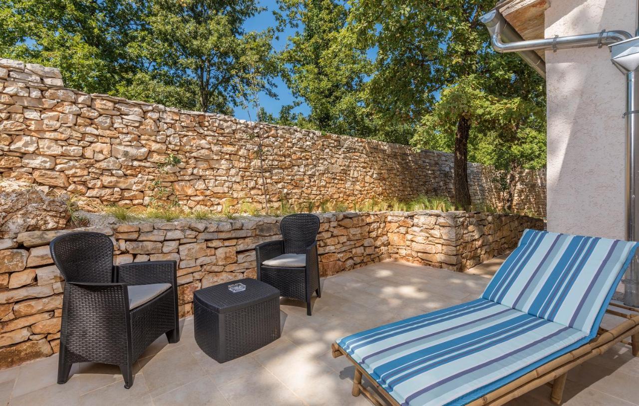 Family Villa Lipica With Private Pool And Jacuzzi パジン エクステリア 写真