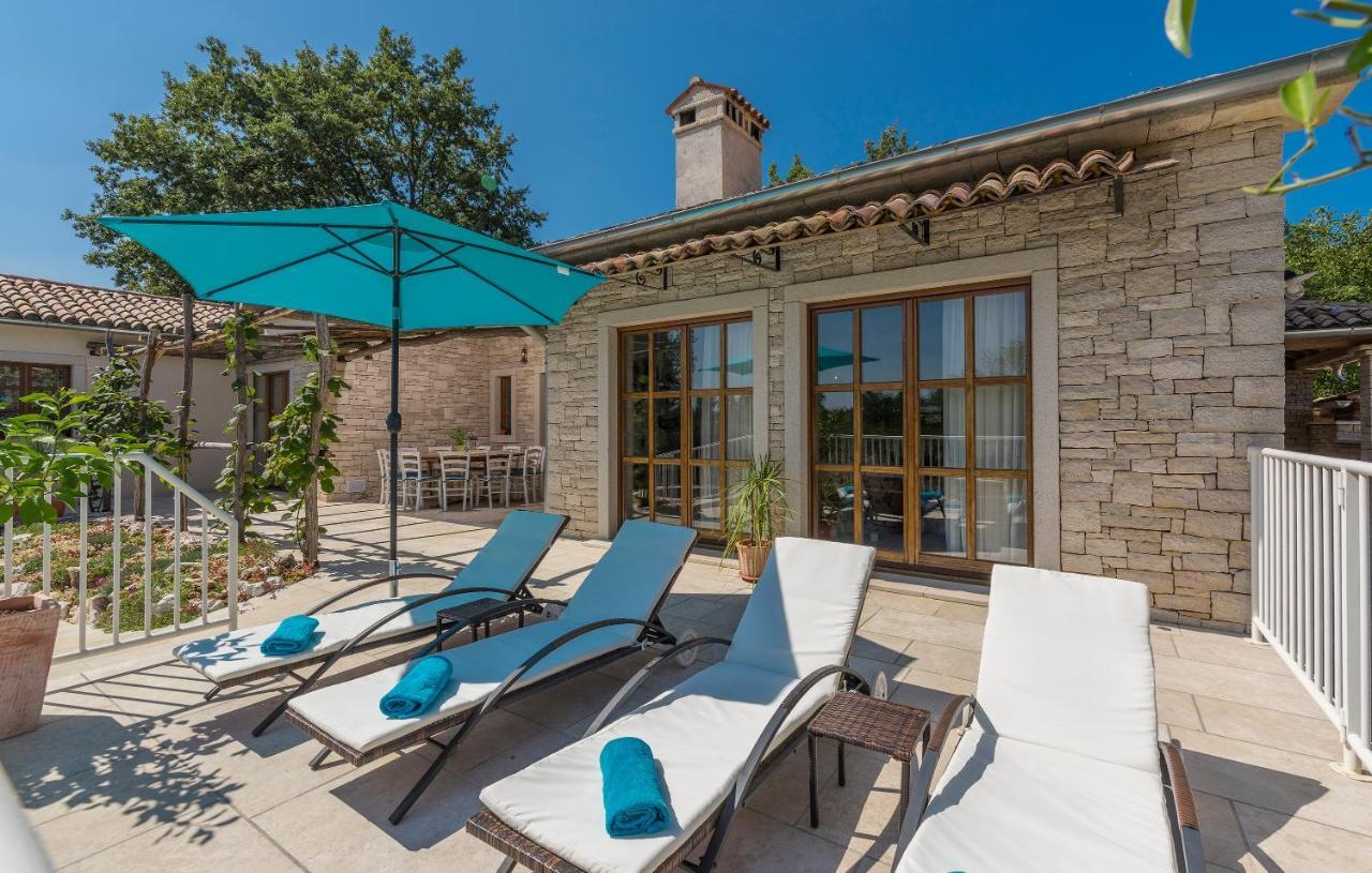 Family Villa Lipica With Private Pool And Jacuzzi パジン エクステリア 写真
