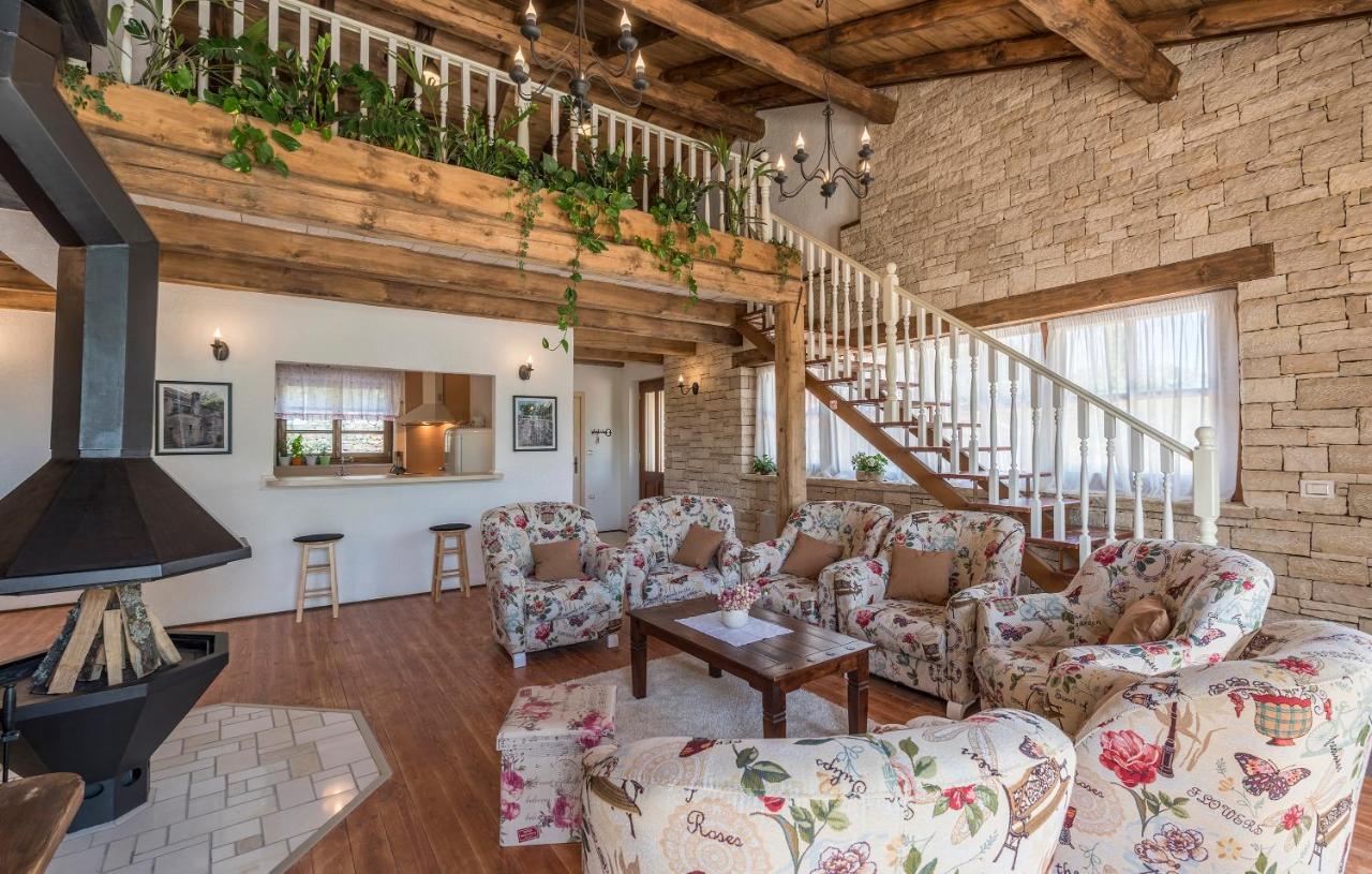 Family Villa Lipica With Private Pool And Jacuzzi パジン エクステリア 写真