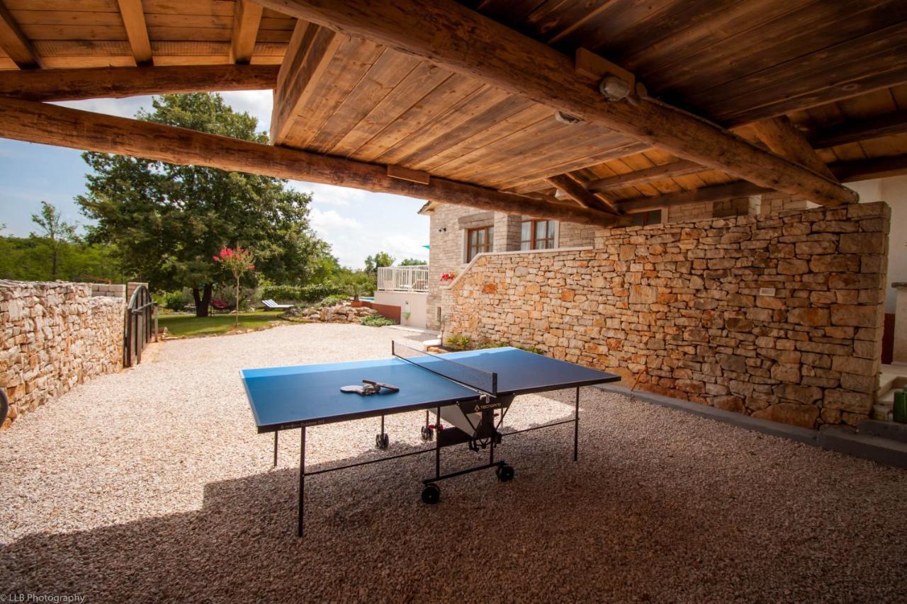 Family Villa Lipica With Private Pool And Jacuzzi パジン エクステリア 写真