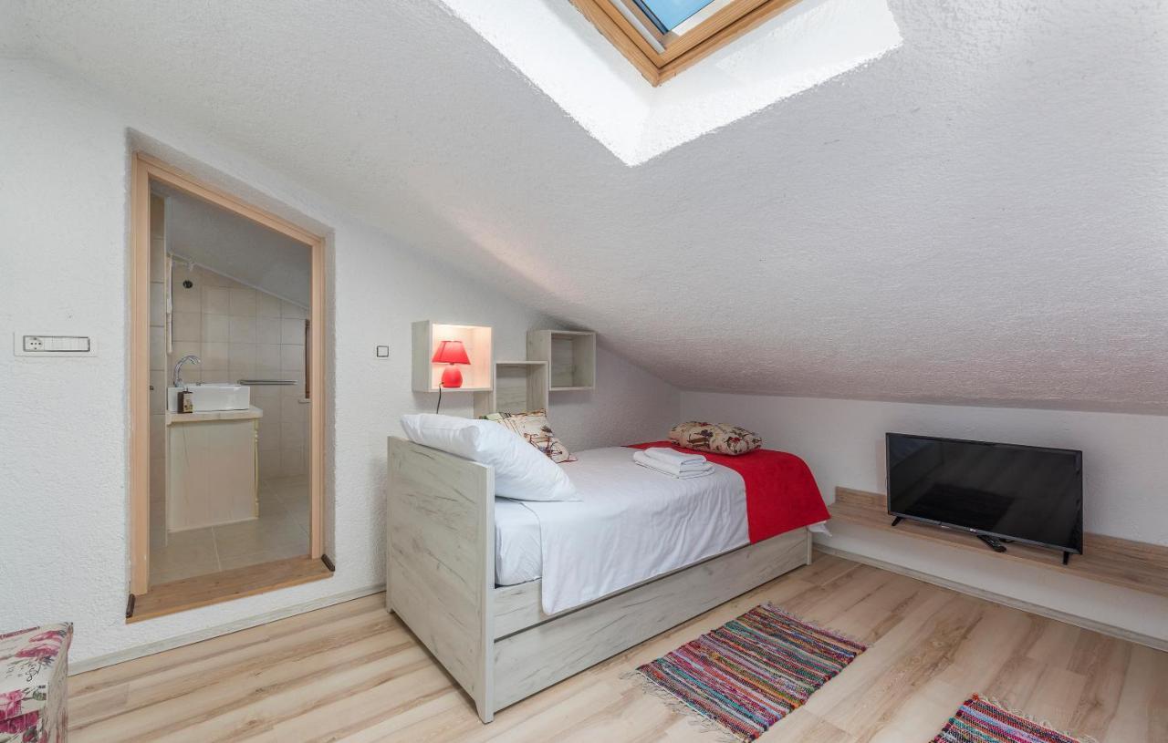 Family Villa Lipica With Private Pool And Jacuzzi パジン エクステリア 写真