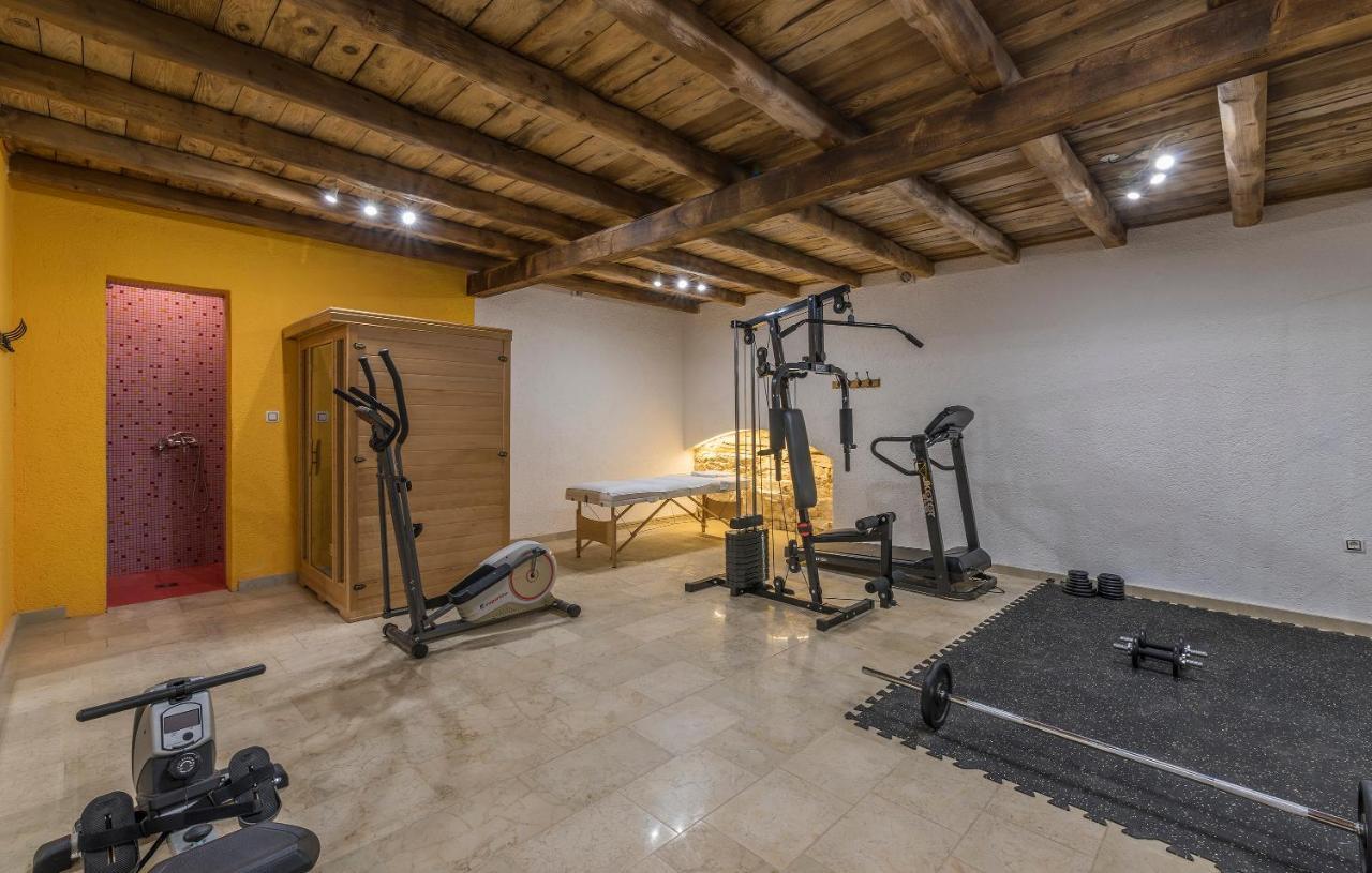 Family Villa Lipica With Private Pool And Jacuzzi パジン エクステリア 写真